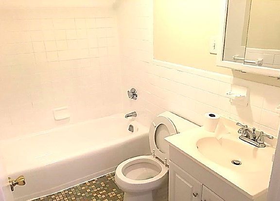 5th image of 255 Elm St APT 203
