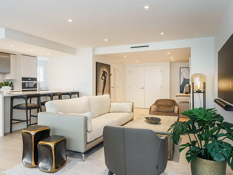 333 Sunset Living Room and Kitchen