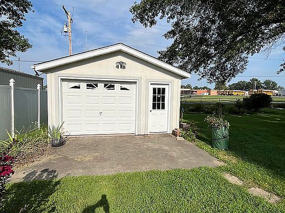 16x20 shop w/elect & water