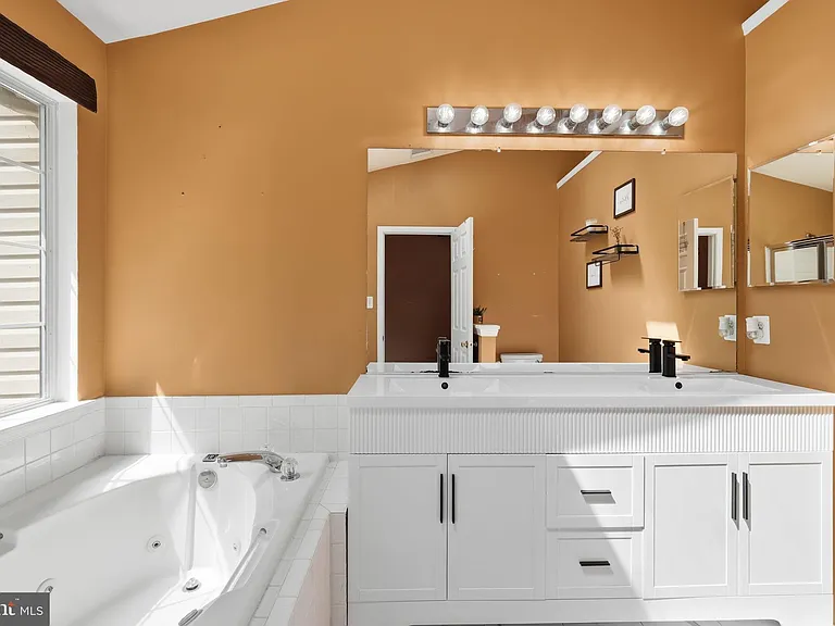7827 Quill Point Dr — Photo 12