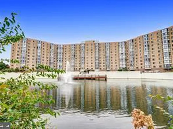 3330 N Leisure World Blvd #5-511, Silver Spring, MD 20906
