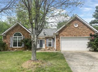8418 Red Cypress Ct, Charlotte, NC 28216