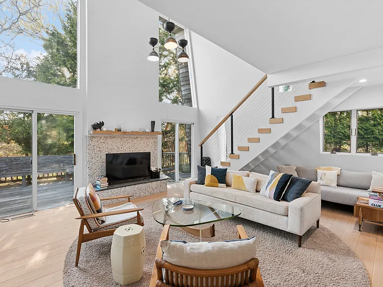 75 Cliff Rd — Photo 6