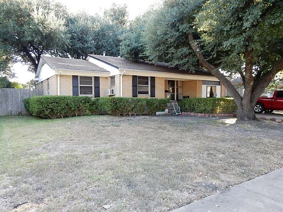 3rd image of 2602 Lakewood Dr
