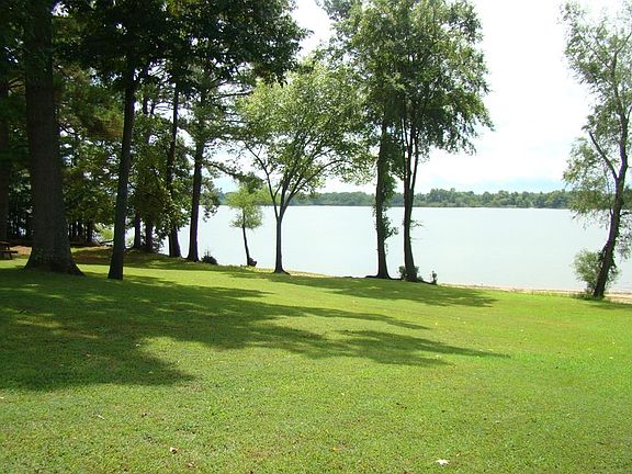3rd image of 473 Crattie Dr