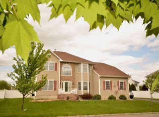 2710 Colonial Dr, New Windsor, NY 12553