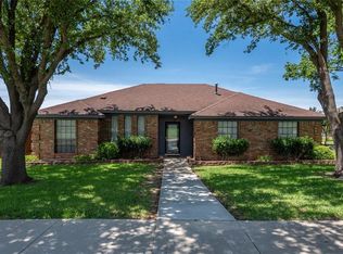 4736 Meadowview Dr, Mesquite, TX 75150