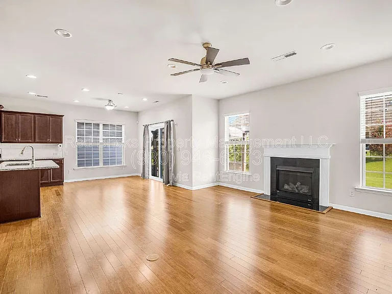 10697 Sky Chase Ave NW — Photo 9