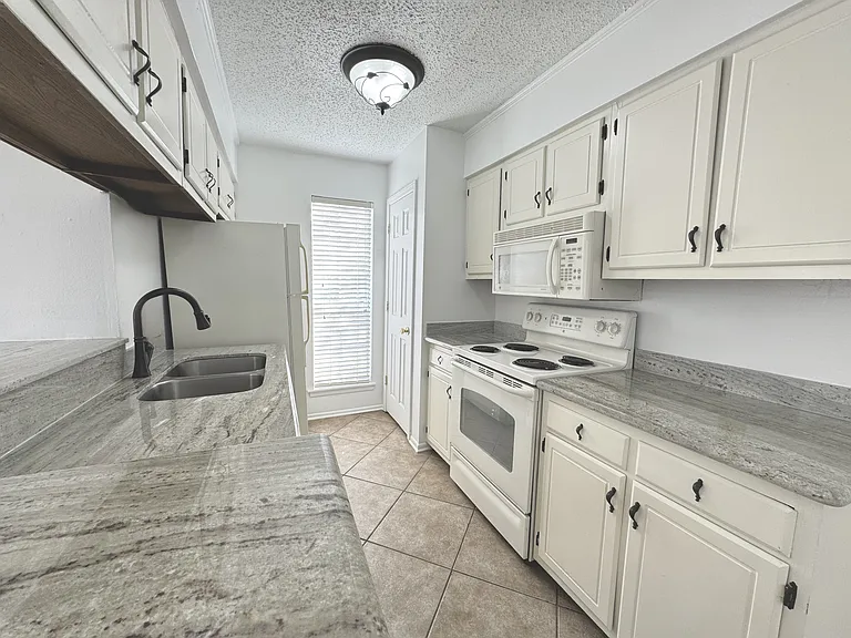 7324 Menlo Dr — Photo 8