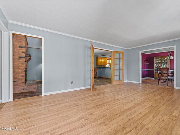 4th image of 188 Thorne Road