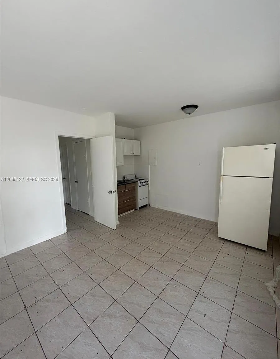 17th Ave Manor — Photo 3