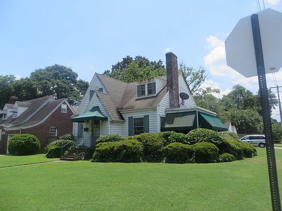 2nd image of 317 Sussex Dr