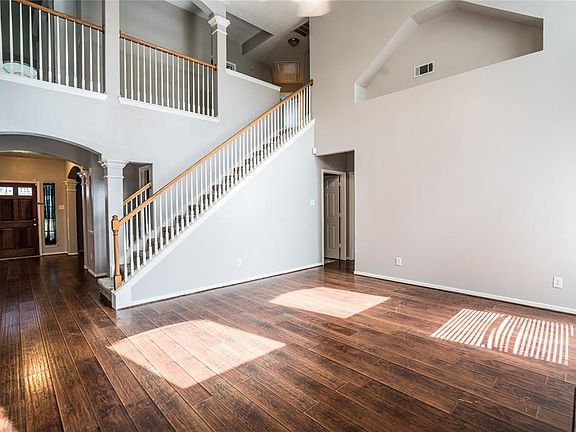 4th image of 10739 Fallsbridge Dr
