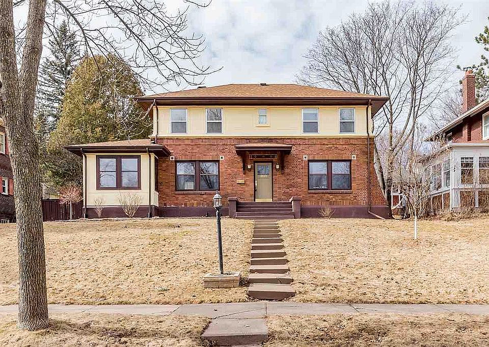2nd image of 3013 E 1st St