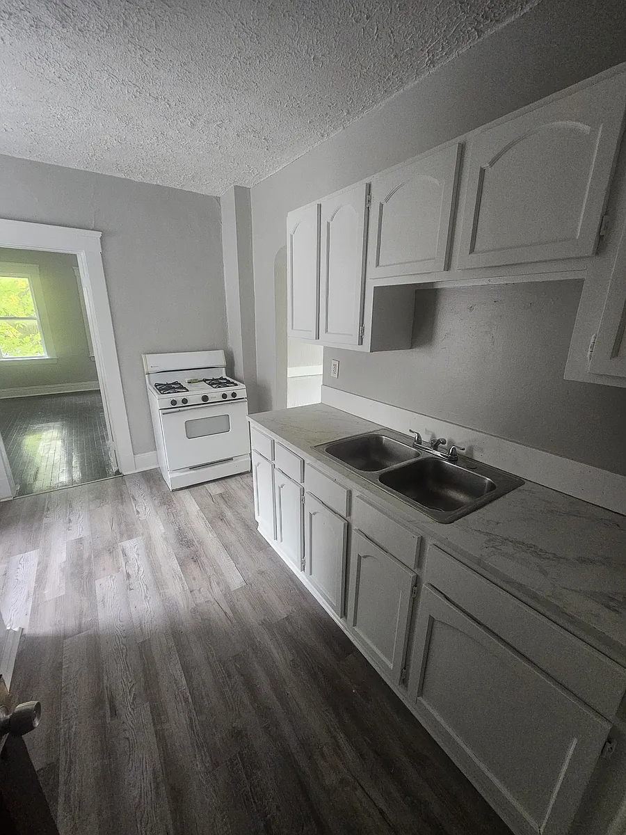 Building Photo - 2154 Dowd Ave #3