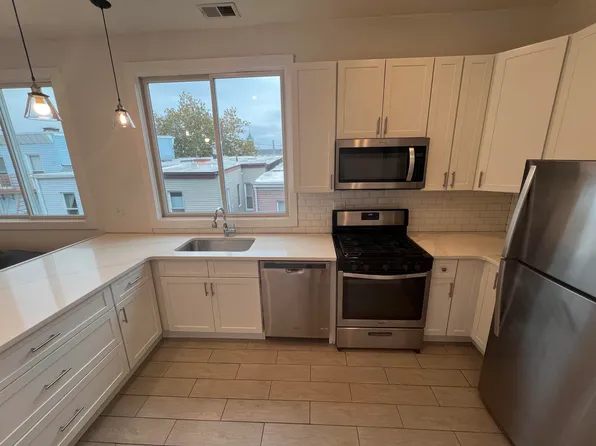 157 Sherman Avenue image 10 of 18