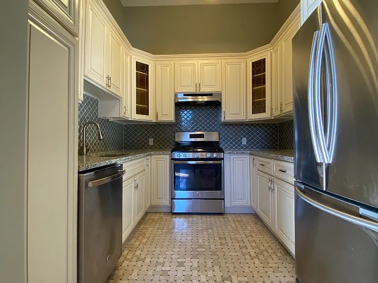 155 Beacon Hill Dr #3 — Photo 9