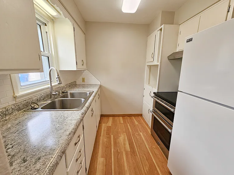 133 Concord Ave — Photo 7