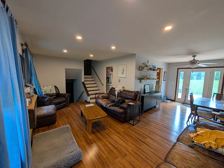 350 Selders Cir — Photo 5