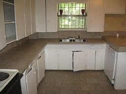 3rd image of 3144 W Jefferson Blvd