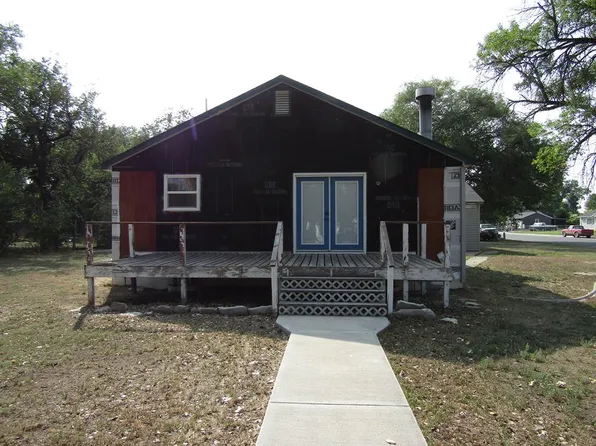 810 Montana Ave, Lovell, WY 82431