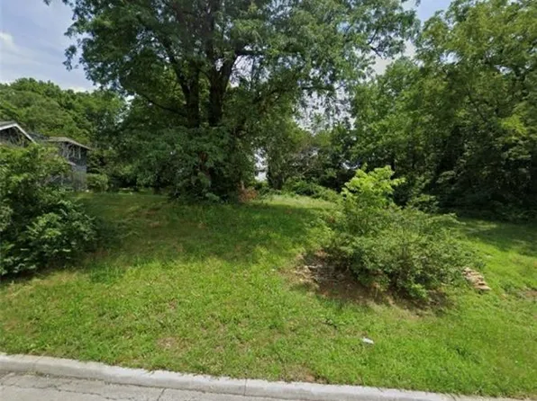 4439 Agnes Ave, Kansas City, MO 64130