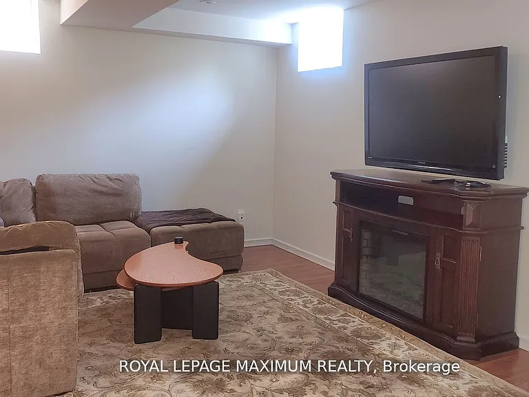 19 Maple Forest Dr #BASEMENT — Photo 9
