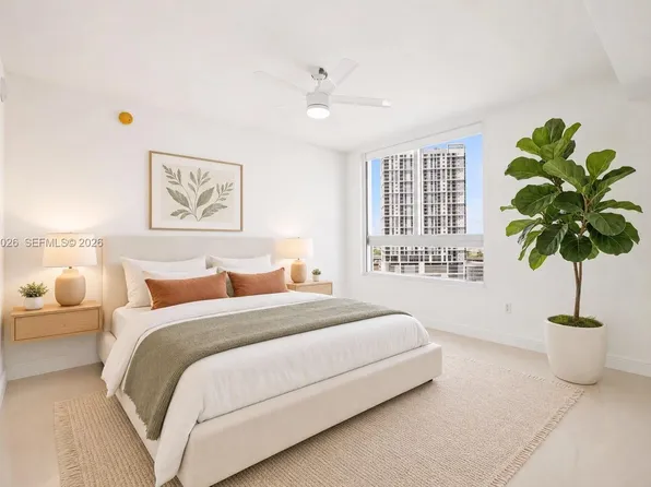 90 SW 3rd St APT 1608, Miami, FL 33130