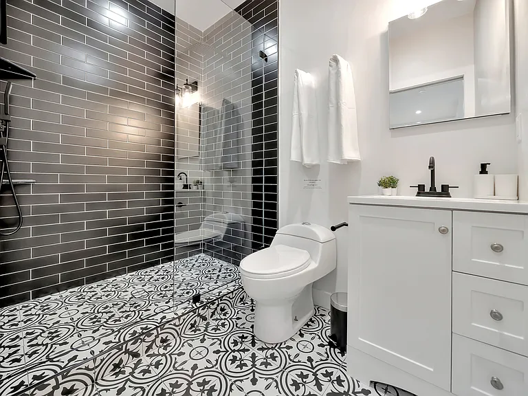 5565 Ostin Ave — Photo 72