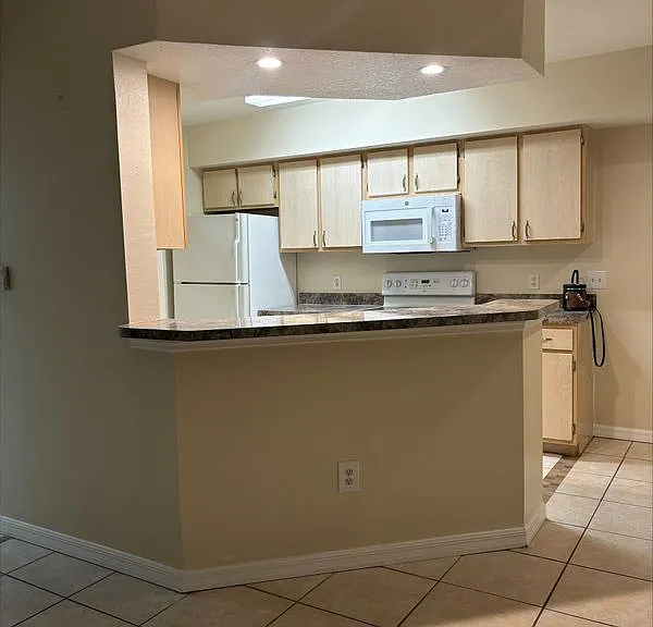 738 Crest Pines Dr #716 — Photo 4