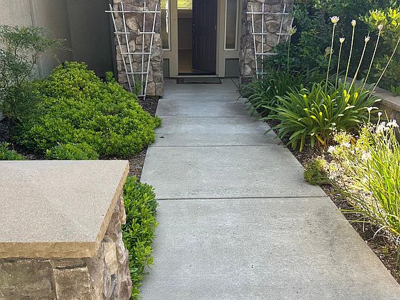 4th image of 2181 Horseshoe Glen Cir