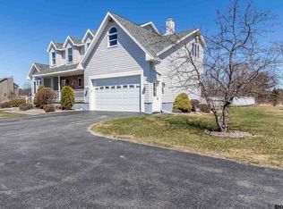 429 McKay Rd, Amsterdam, NY 12010