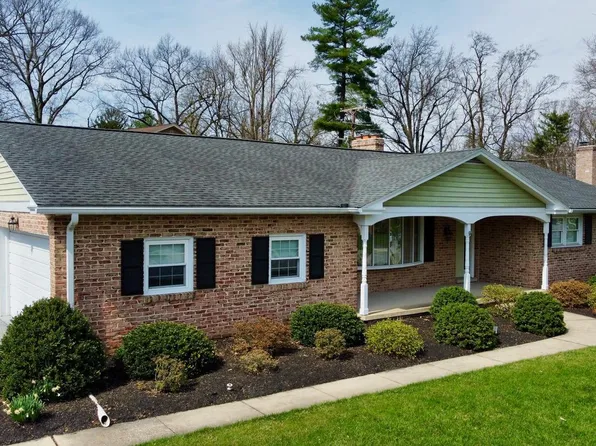 436 Hunting Park Ln, York, PA 17402