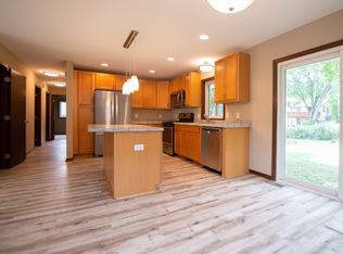 2226 Upper Afton Rd, Saint Paul, MN 55119