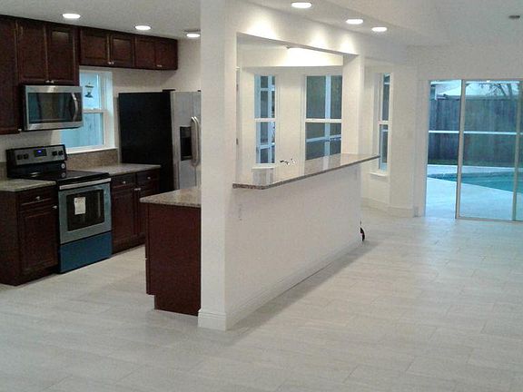 2nd image of 2123 Newt St