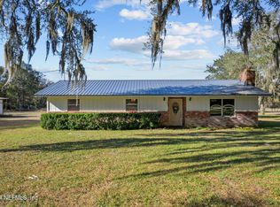 701 Walker Dr, Interlachen, FL 32148