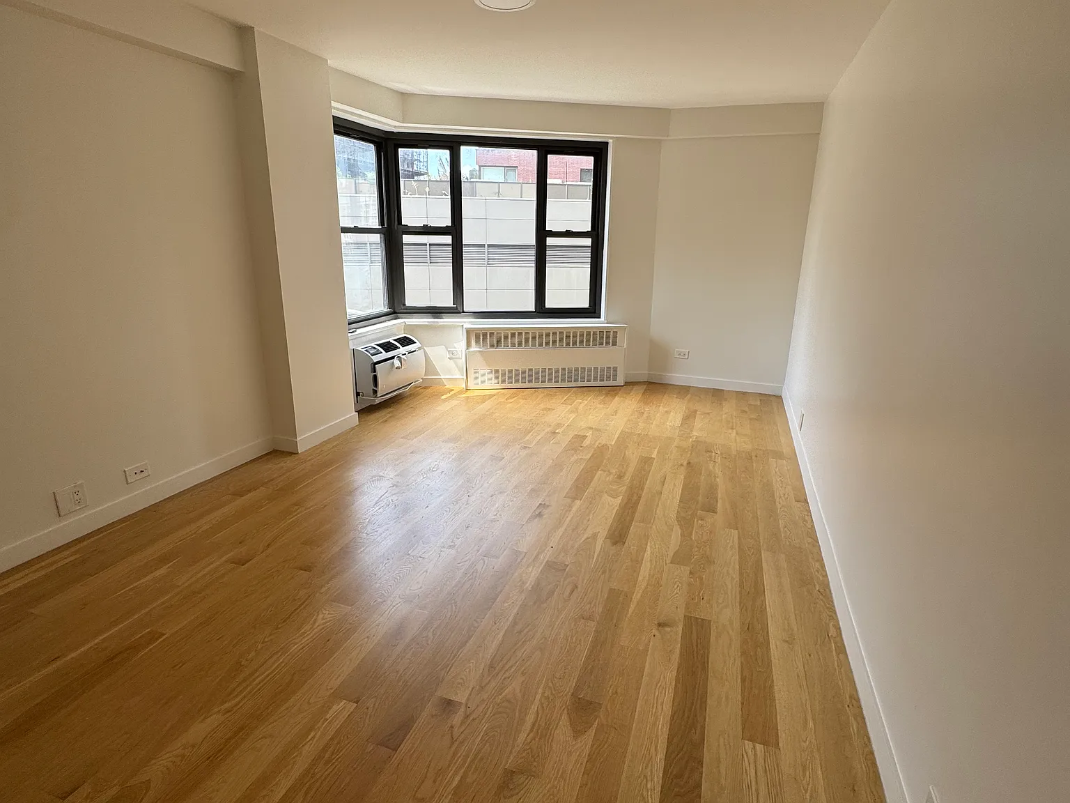 145 4th Avenue — Photo 4