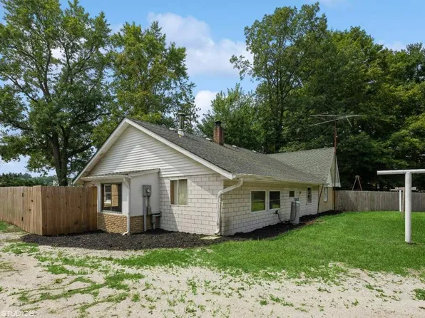 8390 W 1000 N, Demotte, IN 46310