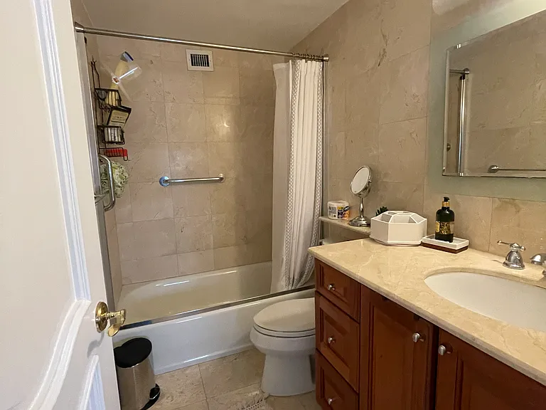 999 Brickell Bay Dr #307 — Photo 6