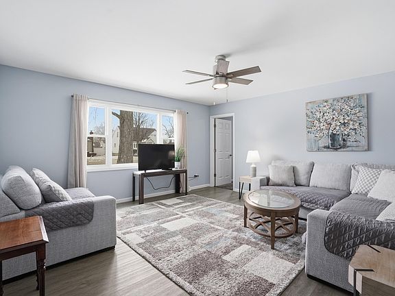 3rd image of 405 N Griffith Blvd