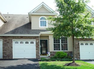 141 Saratoga Ct, Somerset, NJ 08873