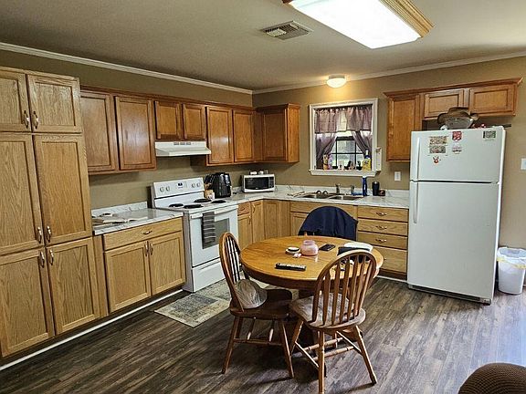 4th image of 1404 David Braquet Dr
