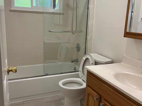 5th image of 2137 Park Blvd #100
