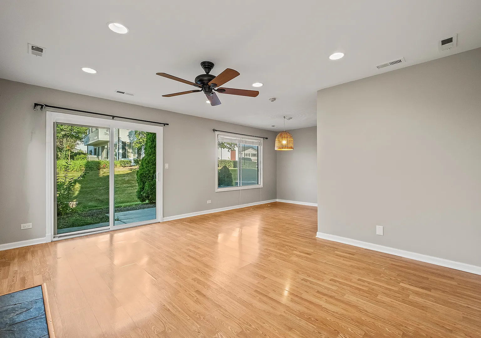 2 bed, 1.5 bath, 1161 sqft, $2,200 — Photo 4