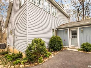 1701 Tanglewood Dr, Varna, IL 61375