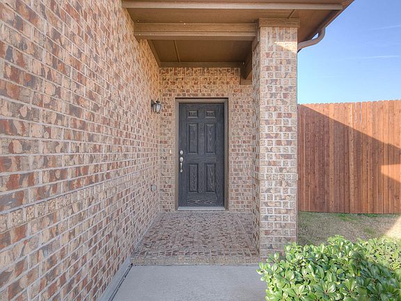 4th image of 1205 Glen Ct