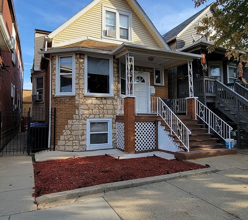 2nd image of 3044 W Fletcher St