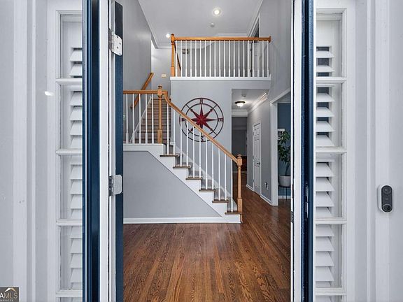 3rd image of 555 White Ridge Trce