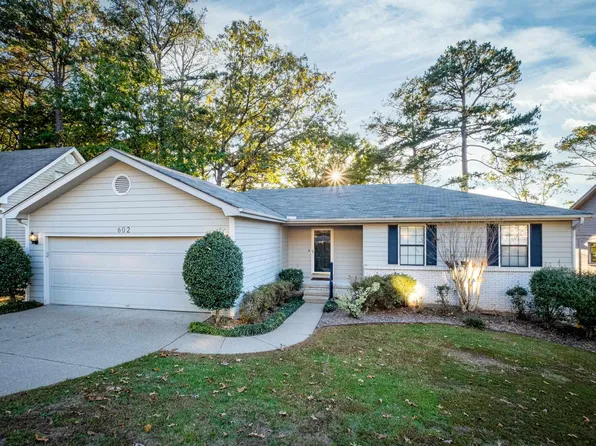 602 Parkway Place Dr, Little Rock, AR 72211