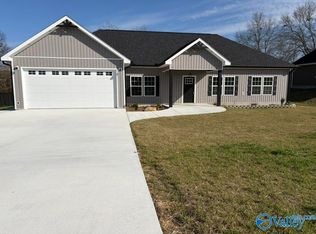 146 Carrington Ln, Albertville, AL 35950